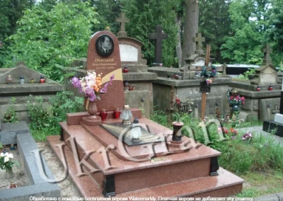 Alt ритуальний памятник